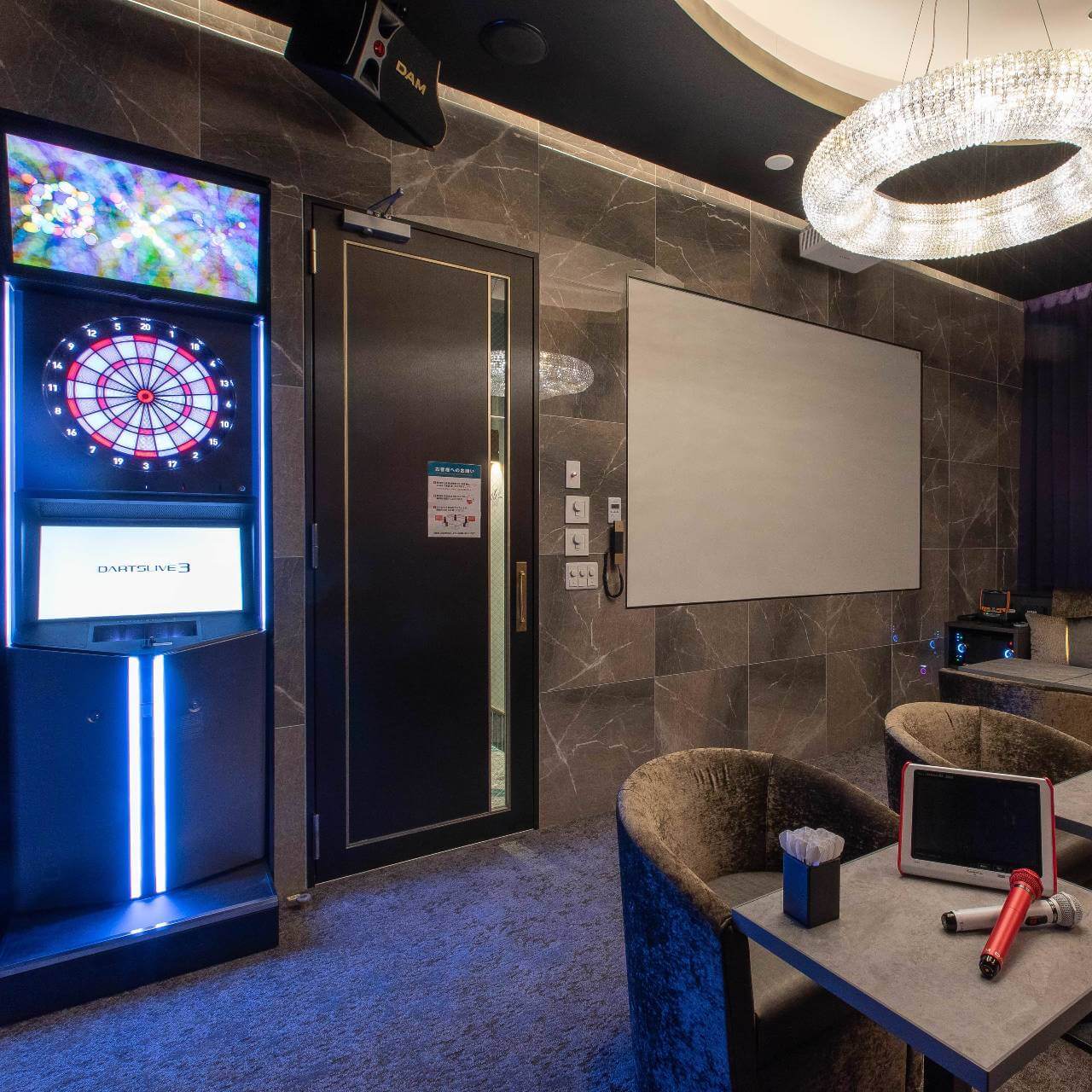 ダーツpartyに最適 ラグジュアリーな完全個室 丸の内 ダーツ 丸の内 個室 公式 Marunouchi Base 丸の内 ベース 五感で感じるニューアメリカンダイナー